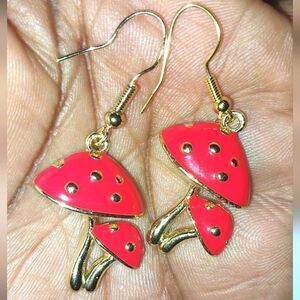 Super cute mushroom dangle earrings